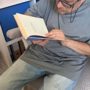 Šlamprla čita i radi glinu15 Šlamprla čita i radi glinu15