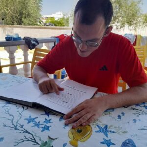 Šlamprla čita i radi glinu9 Šlamprla čita i radi glinu9